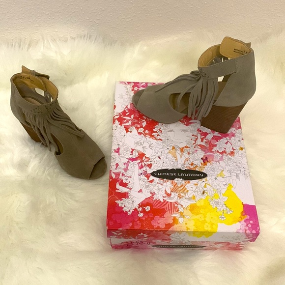 Chinese Laundry Tan Suede Bootie Sandals w/Tassels and glimmering stone accents - Picture 4 of 11